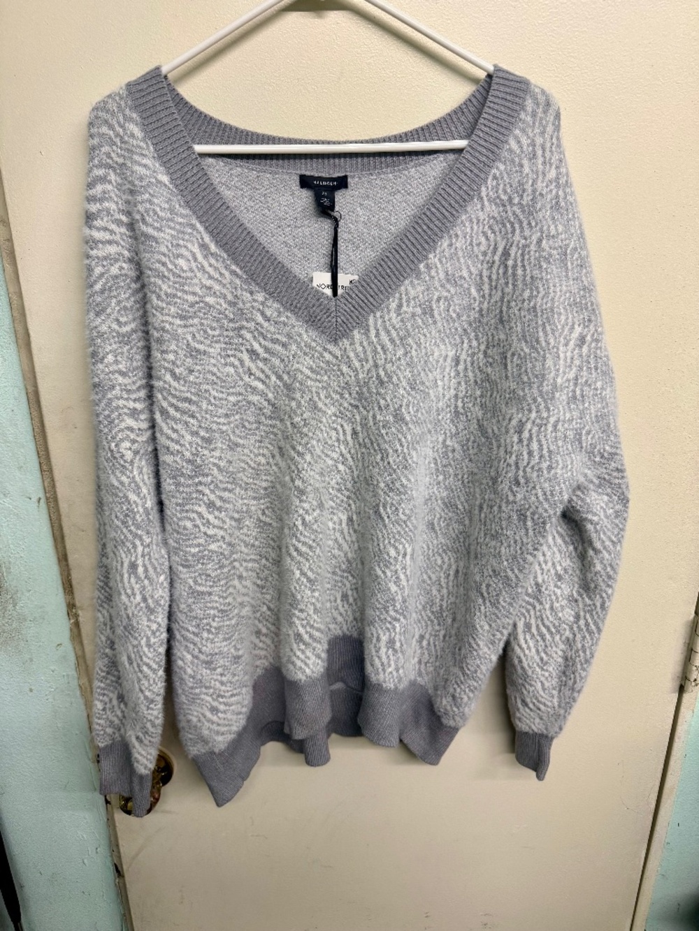 NWT Halogen Light Gray Long Sleeve Top | Cozy Soft Knit Shirt